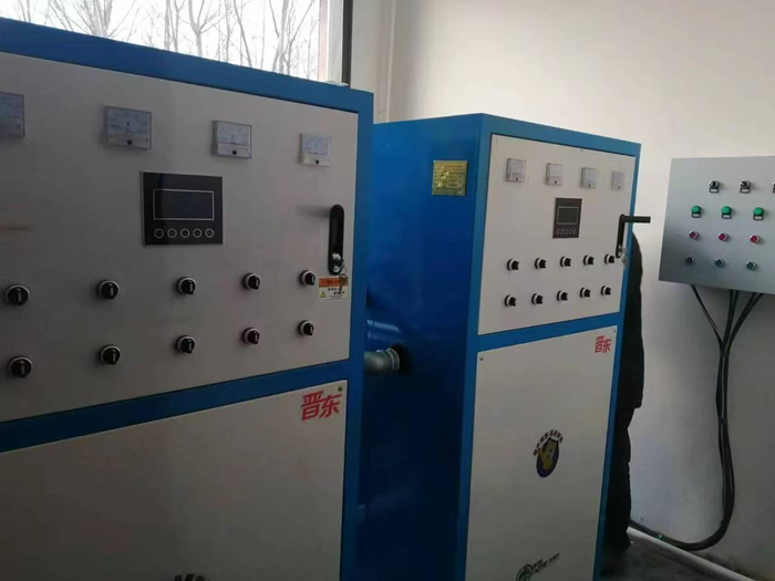 2台100千瓦电采暖炉安装